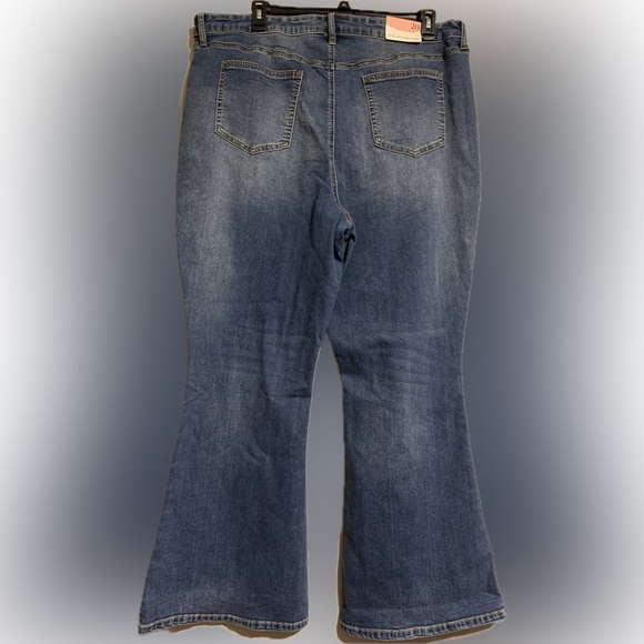 Arula Hattie Flare Jeans High Rise Flare NWT vintage wash - Picture 2 of 11